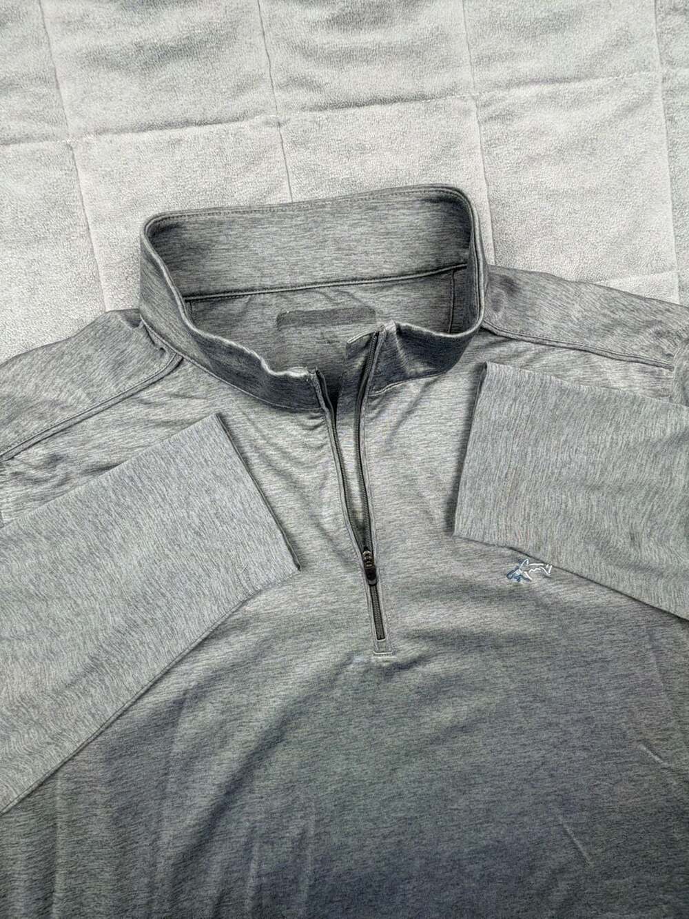 Greg Norman Men's Quarter Zip Long Sleeve Performance Pullover Gray